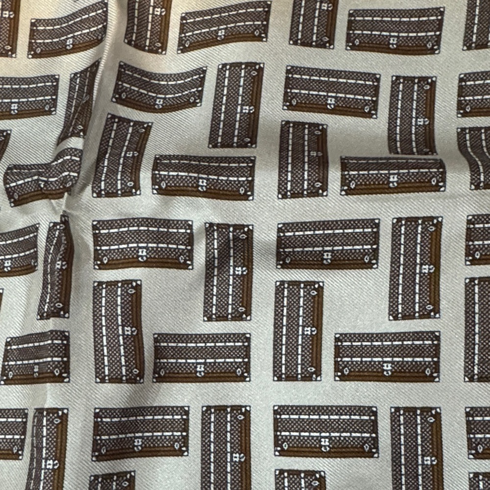 Louis Vuitton Monochrome Patterned Authentic Scar… - image 3